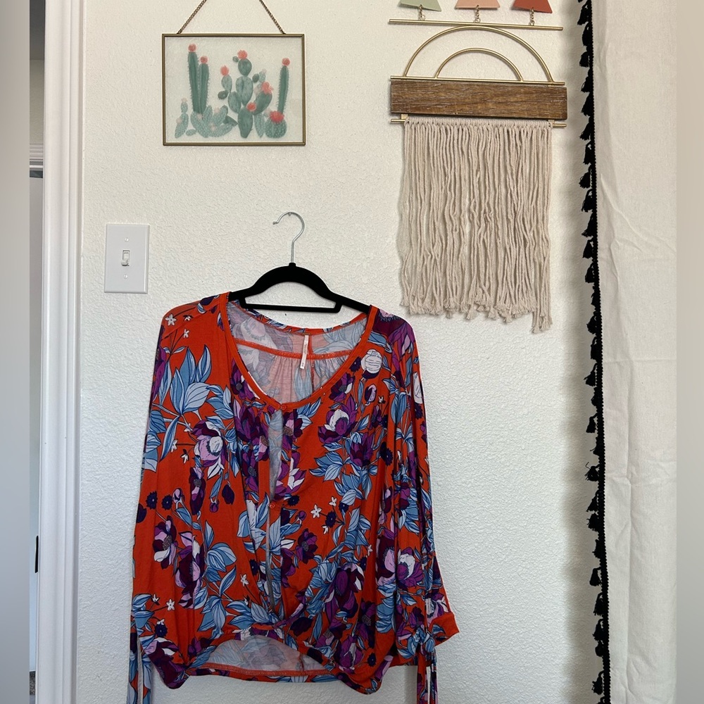 Free People Twist Front Top M